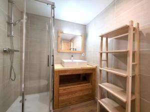 Ένα μπάνιο στο Appartement Maona calme en triplex +31 φωτογραφίες
