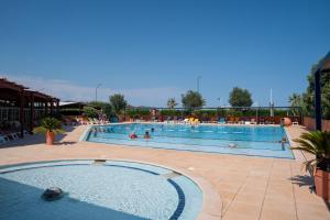 Bazén v ubytování VVF Golfe de Saint-Tropez nebo v jeho okolí