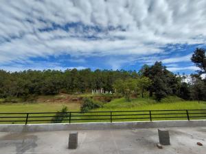 Landskap semula jadi dekat dengan rumah tamu ini +2 gambar