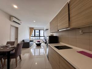 Η κουζίνα ή μικρή κουζίνα στο I Suites I-City Shah Alam By Awesomestay