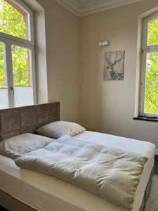 Katil atau katil-katil dalam bilik di Herrenhaus mit Pool-Landschaft +37 gambar