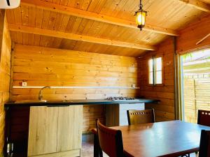 Kuchyň nebo kuchyňský kout v ubytování Saline les bains studio avec cuisine & espace détente extérieurs calme & lagon à pied