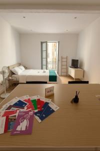 Postel nebo postele na pokoji v ubytování Appartement cosy coeur Montpellier