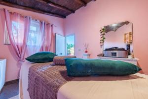 Кровать или кровати в номере Vista Alcantara Mountain Wellness