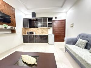 Kuchyň nebo kuchyňský kout v ubytování Furnished apartment