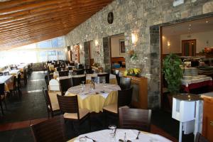 Restoran või mõni muu söögikoht majutusasutuses Somriu Hotel Vall Ski