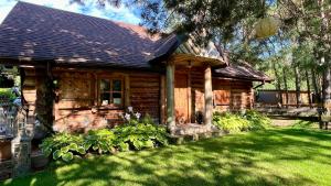 Zahrada ubytování Domek LAVENDA z widokiem na rzekę - Basen, Jacuzzi, Sauna - Magiczny ogród - 0,5ha prywatnej przestrzeni + 27 fotografií