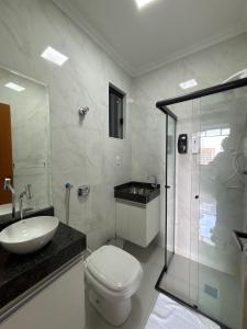 Koupelna v ubytování Apartamento Belo Horizonte 2 quartos Ed Maleta, Mercado Central, Feira Hippie, Praça da Liberdade e Parque Municipal