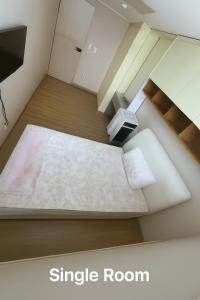 a room with a single room with a single room at Vivy1 in Busan