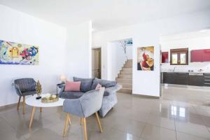 Η κουζίνα ή μικρή κουζίνα στο Aggelina Pefkos