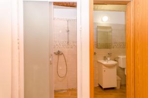 Afbeelding uit fotogalerij van Apartment Levonda in Vrbanj