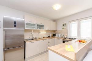 Afbeelding uit fotogalerij van Apartment Levonda in Vrbanj