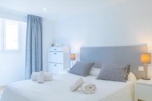 Postel nebo postele na pokoji v ubytování Luisamar Sea View