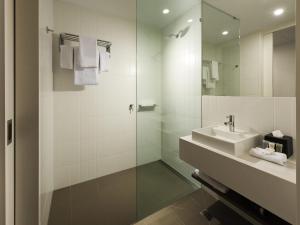Bilik mandi di ibis Brisbane Airport +29 gambar
