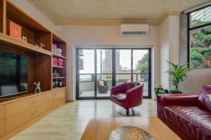 TV a/nebo společenská místnost v ubytování Casa Mare, Sea Front, Sliema, Tigne Point by Haven & Keys Malta