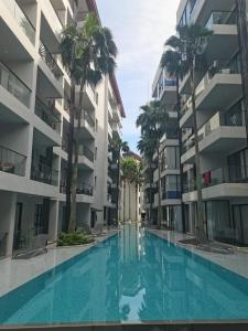Kolam renang di atau dekat dengan palmyrah apartment 300 meters from surin beach