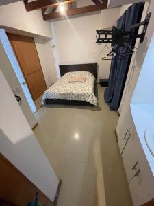 Postel nebo postele na pokoji v ubytování MIRASIERRA RoomS