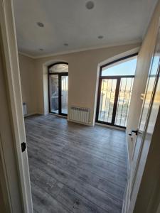 Φωτογραφία από το άλμπουμ του Двухэтажная квартира на Элебаева σε Bishkek