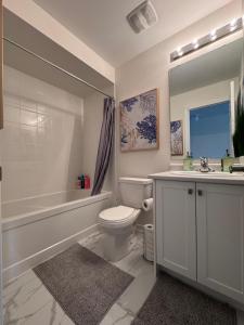 Foto dalla galleria di Pickering New Seaton Elegant Residence a Pickering Altre 45 foto