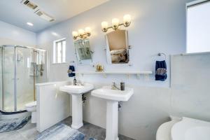 Ένα μπάνιο στο Thunder Mtn Views Walkable Home in West Sedona! +22 φωτογραφίες