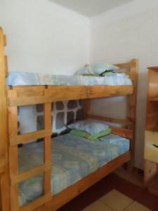 Μία ή περισσότερες κουκέτες σε δωμάτιο στο Atitlán Backpackers by Don Pascual