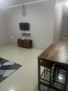 Μια τηλεόραση ή/και κέντρο ψυχαγωγίας στο Shaheen Hostel