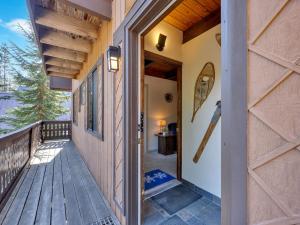 Μπαλκόνι ή βεράντα στο Snowflake Chalet +58 φωτογραφίες