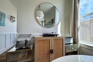 Fotografie z fotogalerie ubytování Walk to Beach Cottage with Yard in Pass Christian! v destinaci Pass Christian + 20 fotografií