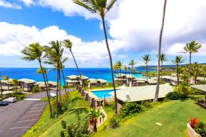 Bazén v ubytování Kapalua Bay 12B3 FREE CAR KBM Resorts nebo v jeho okolí
