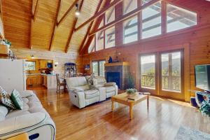 Gallery image of Lazy Bear Lodge in Sevierville