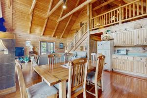 Gallery image of Lazy Bear Lodge in Sevierville +21 photos