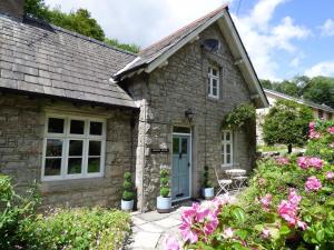 Κήπος έξω από το 2 Bed in Grange Over Sands 78871