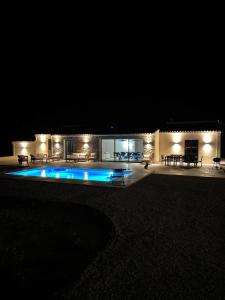Πισίνα στο ή κοντά στο Superbe Villa Arià avec piscine chauffée