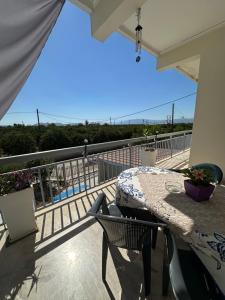 Μπαλκόνι ή βεράντα στο Lidas Golden View-All around veranda apartment