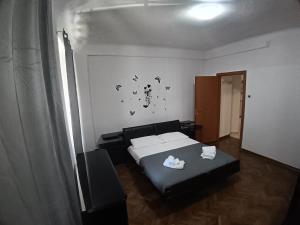 Postel nebo postele na pokoji v ubytování The MOON apartment