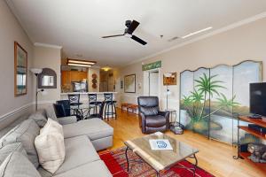 Μια τηλεόραση ή/και κέντρο ψυχαγωγίας στο Pavilion Watch #1A