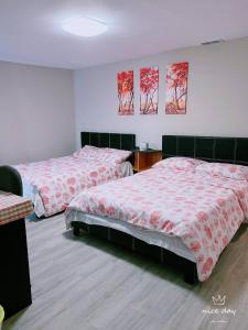 Postel nebo postele na pokoji v ubytování Rowland HTS new remodeled house,15miles to Disney