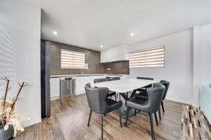 Φωτογραφία από το άλμπουμ του Elegant & Peaceful in Auckland Vicinity στο Ώκλαντ +3 φωτογραφίες