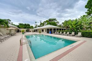 Φωτογραφία από το άλμπουμ του Extended Stay in Estero Townhome with Lake Views! σε Estero