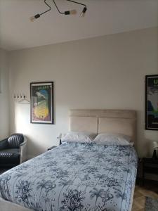 Postel nebo postele na pokoji v ubytování Luxury flat in the centre of Donaghadee