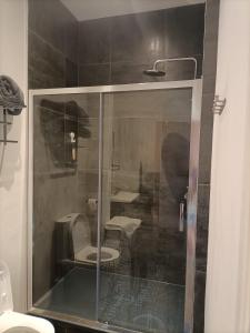 Koupelna v ubytování Luxury flat in the centre of Donaghadee + 5 fotografií