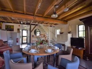 Posezení v ubytování De Schuur