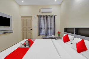 Imagen de la galería de Hotel O I Care With Greenery Comforts, en Tumkūr