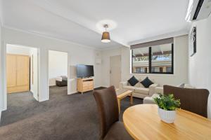 Μια τηλεόραση ή/και κέντρο ψυχαγωγίας στο New Crossing Place Motel