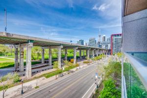 Fotografie z fotogalerie ubytování 2BR Condo - Free Parking - Park & City View v destinaci Toronto + 26 fotografií