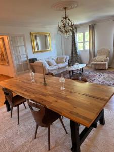 Posezení v ubytování Calme et élégance au cœur de Tours