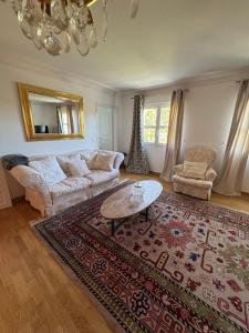 Posezení v ubytování Calme et élégance au cœur de Tours