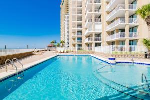 Hồ bơi trong/gần NEW VIEWS Beachfront Balcony, Spacious, Pool, Washer Dryer