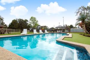 Bazén v ubytování Frankston Motel nebo v jeho okolí