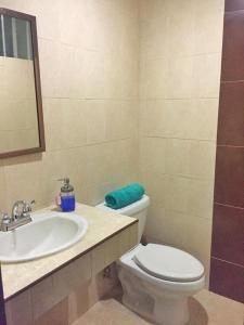 Kylpyhuone majoituspaikassa Hotel Plazha